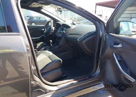 2018 Ford Focus St from USA, damaged, VIN 1FADP3L92JL289588